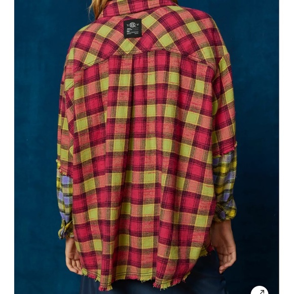 LAST 1- NEW UO combo oversized flannel shirt or shacket - Picture 4 of 10